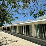 El Paraiso Hotel
