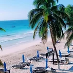 El Paraiso Hotel 4*