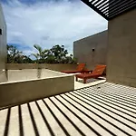 Luxury Penthouse With Private Plunge Pool In Apartamento
