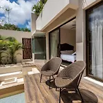 Contemporary 2Br Villa With Rooftop Lounge & Pool