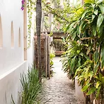 La Del Sol Boutique