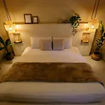 Noah Hotel