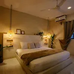 Noah Hotel 3*