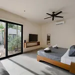 6br Luxury Perla With 2 Pools & Game
