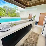 Villa 240M2 - 16 Persons - 6 Rooms - 2 Swimming Pool - 3 Jacuzzis