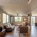 Art House - A Living Work Of Art *