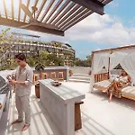 Villa Chumuuk - Modern 5Br Sanctuary With Large Pool And Rooftop Terrace