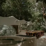 Casa Tira - Your Luxury Jungle Mansion In