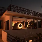 Casa Tira - Your Luxury Jungle Mansion In