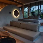 Villa Casa Tira - Your Luxury Jungle Mansion In