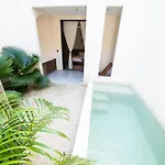 Tierra - Pool & Roof Panoramic 3*