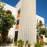 Tierra - Pool & Roof Panoramic Apartahotel
