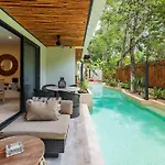 •| Condo Boutique Swim Up En Tulum P/6 • Naaj Tun•