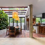 Luxury 4br Eco 10ppl Outdoor Pizza Oven - Private Pool & Jacuzzi *