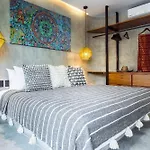 Villa Luxury 4br Eco 10ppl Outdoor Pizza Oven - Private Pool & Jacuzzi *