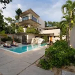 Villa 6br Luxury Perla With 2 Pools & Game