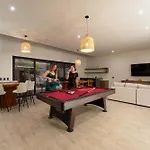 Villa 6br Luxury Perla With 2 Pools & Game
