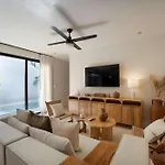 Seremonia 3br With Private Pool & Jacuzzi Villa