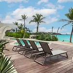 Beachfront 2Br Condo, Private Pool & Tankah Bay