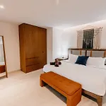 Luxury Two-level Loft In With Pool & Gym *