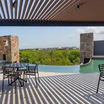 Paramar Black, Style In Zama Tulum