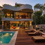 Villa Luxury 4br Eco 10ppl Outdoor Pizza Oven - Private Pool & Jacuzzi *