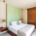 5-bedroom Private House With Pool In *