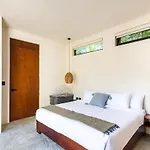 5-bedroom Private House With Pool In *