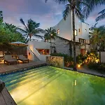 Villa Chiringuito *