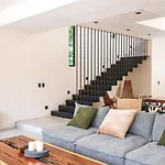 5-bedroom Private House With Pool In Villa