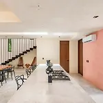 5-bedroom Private House With Pool In Villa