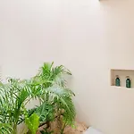 Villa 5-bedroom Private House With Pool In