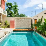 5-bedroom Private House With Pool In *