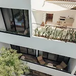 Elegant Duplex With Rooftop Jacuzzi In Apartment *