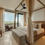Elegant Duplex With Rooftop Jacuzzi In Apartment *
