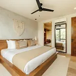 Elegant Duplex With Rooftop Jacuzzi In * Tulum