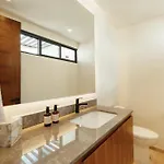 Elegant Duplex With Rooftop Jacuzzi In *