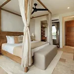 Elegant Duplex With Rooftop Jacuzzi In *