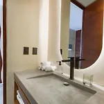 2 Bdm Each With A Private Pool, At Elements Apartamento