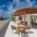 2 Bdm Each With A Private Pool, At Elements Apartamento