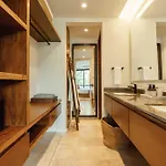 Elegant Duplex With Rooftop Jacuzzi In *