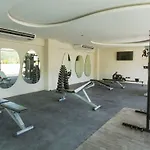 2 Bdm Each With A Private Pool, At Elements Apartamento