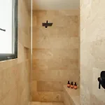 Elegant Duplex With Rooftop Jacuzzi In Apartment *