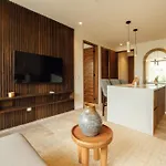 Elegant Duplex With Rooftop Jacuzzi In Tulum