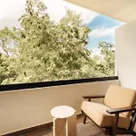 Elegant Duplex With Rooftop Jacuzzi In *