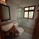 Céntrico Hotel *