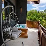 Jungle Guardian - Rooftop Pool & Club In Zona Hotelera *