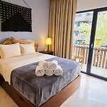 Jungle Guardian - Rooftop Pool & Club In Zona Hotelera *