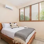 Stunning & Brand New 6 Pax *