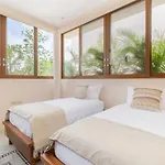 Villa Stunning & Brand New 6 Pax